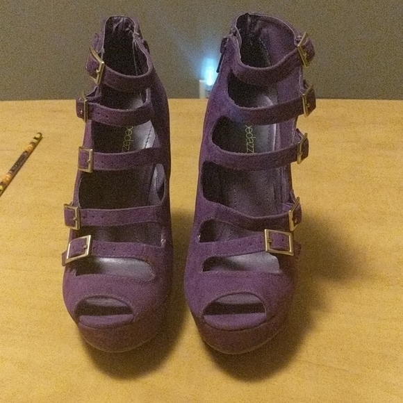 Purple shoe dazzle wedges - Picture 2 of 4